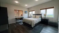 Cozy Country Bungalow about 5 minutes from Sylvan Lake! - Wifi