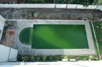 Sivaranjani Hotel - parking