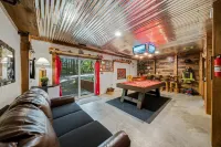 Log Cabin, Utk/Neyland, Smokies, 16Acres, FP, HotTub, GameRoom, Fishing, Pets - Alphydda