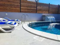 1 Bedroom Apartment Sleeps 3 - Outdoor Pool - Villas