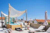 Malia Boutique Studios - 2-Star