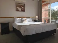 Parklane Motel - balcony