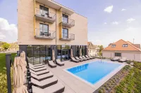 Montello Hotel - Pools