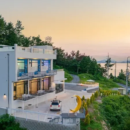 Yeosu Road 328 Ocean View Pool Villa