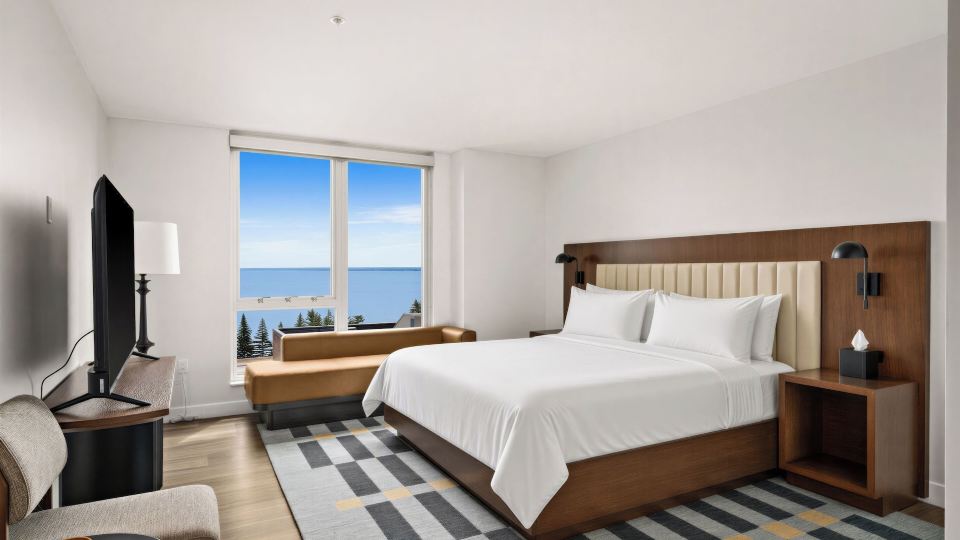 The Lakeview Guesthouse