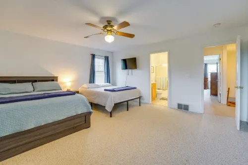 Fire Pit & Grill! Spacious Port Huron Home By Dtwn - Homestays