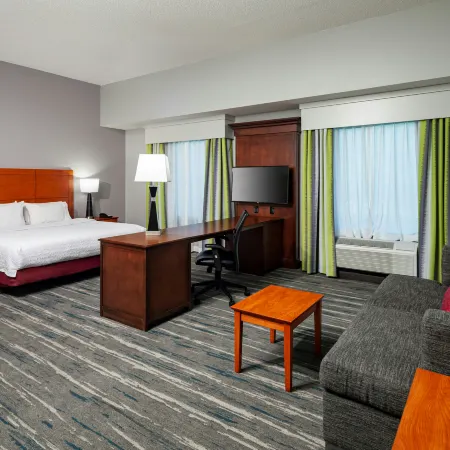 Hampton Inn & Suites Mobile I-65 @ Airport Blvd.