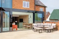 The Talbot & Granary - Exclusive Elegant Homes - อ่างจากุชชี่