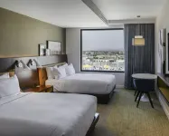 Hilton Buena Park Anaheim - Bãi đậu xe