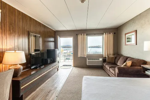 Half Moon Motel & Cottages - 2-stjärniga