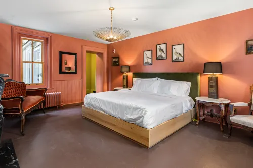 Trinity House Inn - Bed and Breakfasts