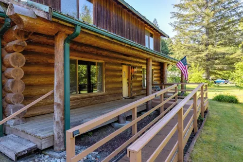 American Alps Lodge: Riverfront, Hot Tub, EV Charger, Game Room - 4성급