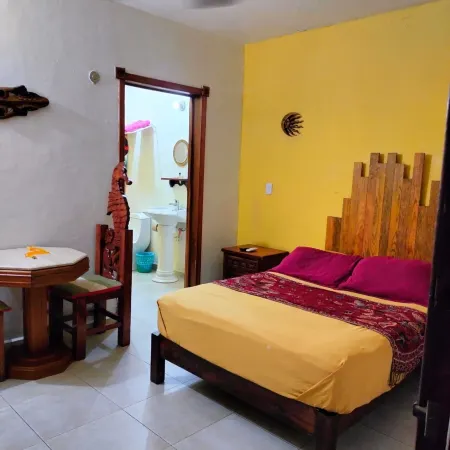 Cancun Guest House 3 Near Ado Bus Terminal and 25 Min from/to Airport by Shuttle