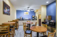 Days Inn & Suites by Wyndham Augusta Near Fort Eisenhower - breakfast