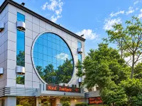 Hotel Southgate Hotels near AIIMS Metro Station