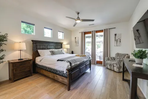 Large Patio Oasis, Games, Pool! Indio Getaway - Wifi