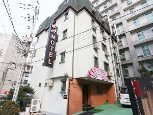 Shinchon Y Hotel