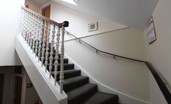 Rooms at the Royal - Housity