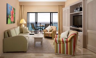 The Royal Islander – An All Suites Resort