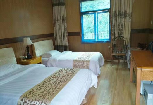 1. 셰자완 리조트..