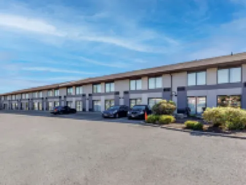 Comfort Inn Airport West Hotels near Kariya Park