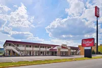 Red Roof Inn Marietta فنادق في Marietta