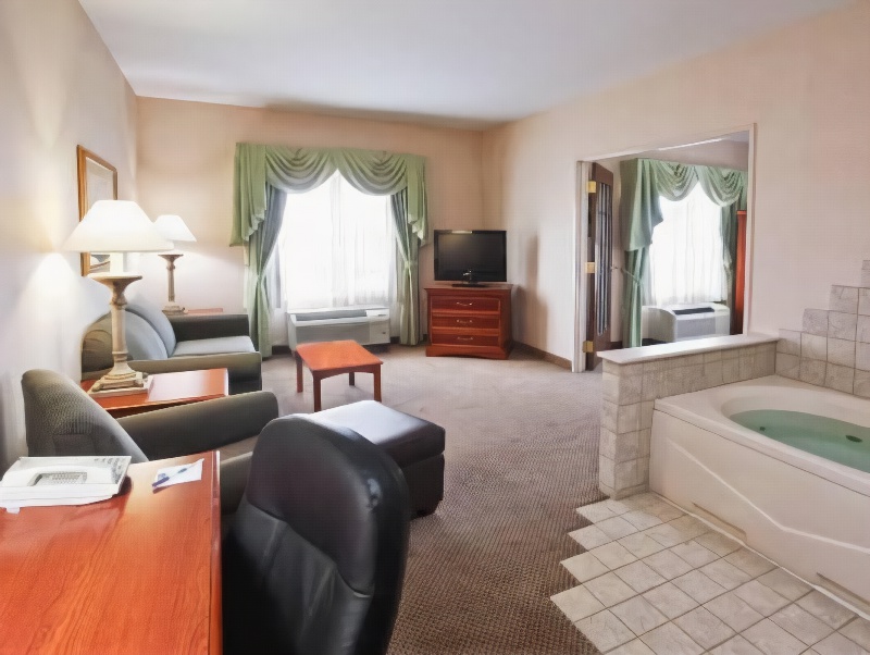 Holiday Inn Express Hotel & Suites Saginaw, an Ihg Hotel