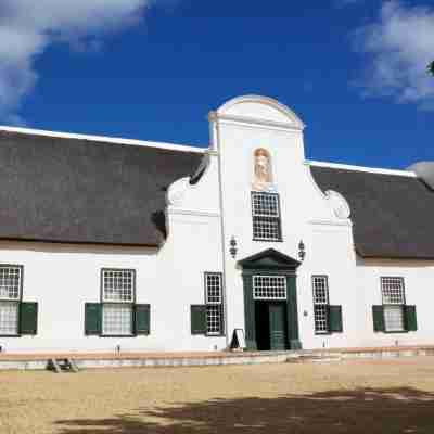 The Cellars-Hohenort Hotel Exterior