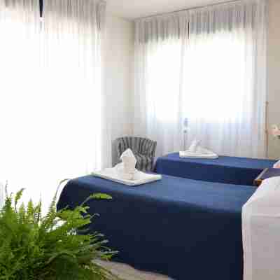 Room in Apartment - Two-Room Apartment Fitness & Recreational Facilities