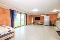 Goheung Maldives Pension Hotel a Goheung-gun