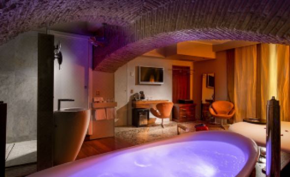 SuiteSistina for Brave Lovers