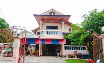 Panisa Guesthouse
