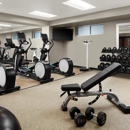 The Inn at Penn, A Hilton Hotel Отели рядом с достопримечательностью «Истерн Стэйт Пенитэншери»