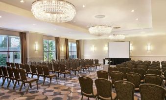 DoubleTree Suites by Hilton Hotel Boston - Cambridge