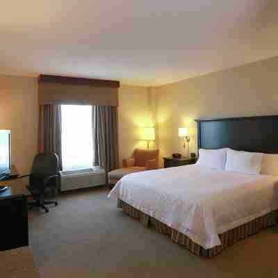 Hampton Inn & Suites by Hilton Laval Rooms