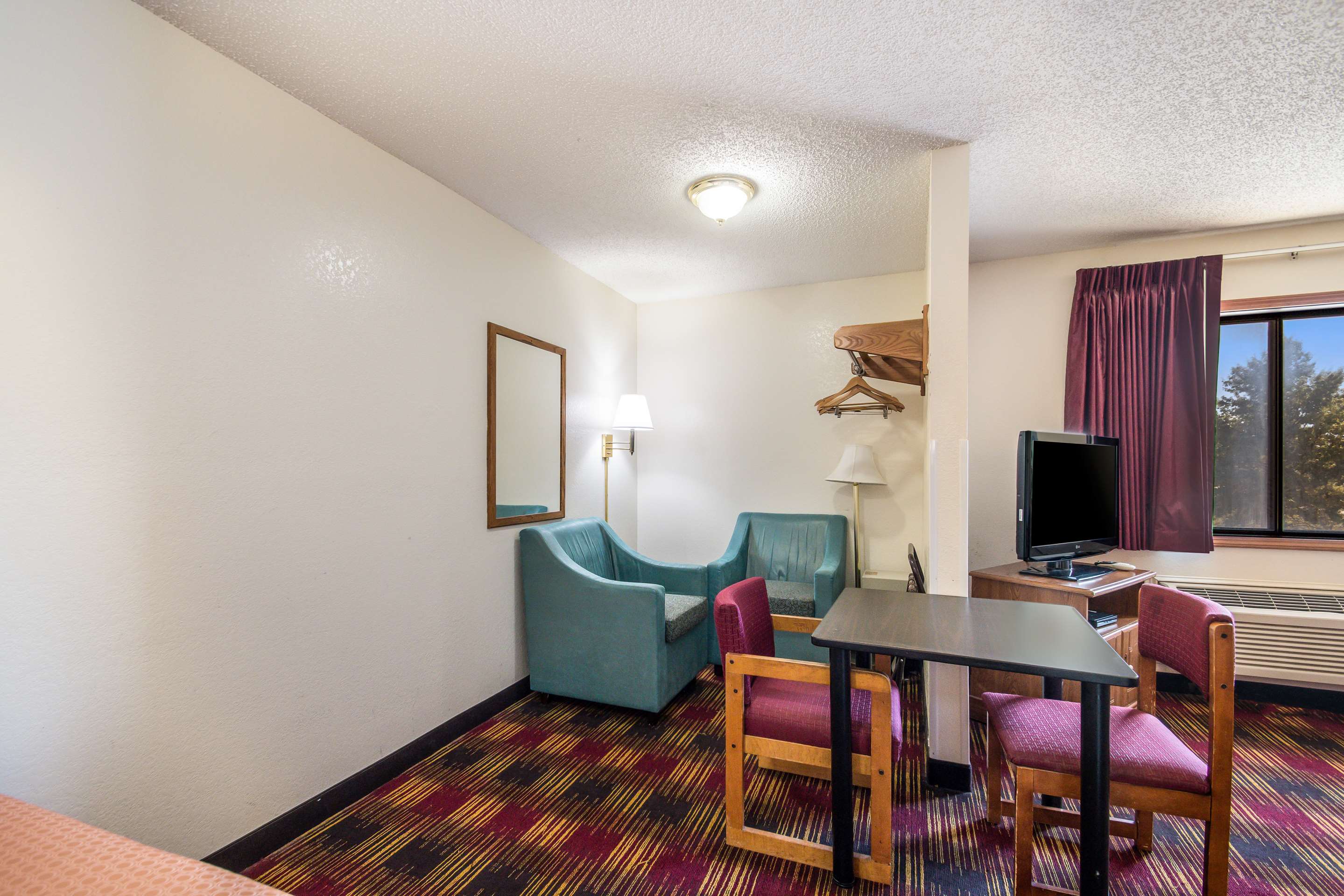 Americas Best Value Inn & Suites Harrisonville