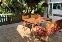 Villa Of Cedars Spirit, Garden & Pool Hoteles cerca de HALLO
