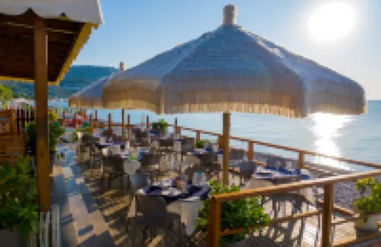 "melograno" Holiday Home with Swimming Pool and Private Beach