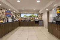 Baymont by Wyndham Owatonna - breakfast
