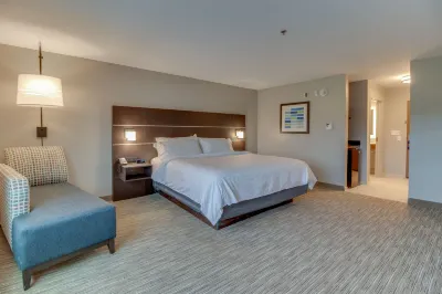 Holiday Inn Express & Suites Union City Hotels in Union City