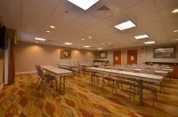 Holiday Inn Express & Suites Pine Bluff by IHG Hotel di Pine Bluff