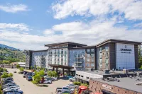 Sandman Signature Kamloops Hotel - 3-Star