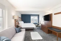 Holiday Inn Express & Suites Boston - Cambridge, an IHG Hotel