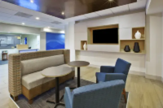 Holiday Inn Express & Suites MANCHESTER-CONF CTR(TULLAHOMA) by IHG