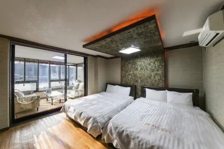 Jangheung Jinsong Tourist Hotel