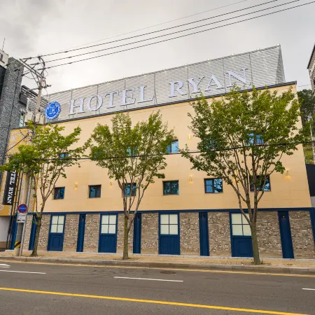 Busan Gijang Hotel Rian Отели рядом с достопримечательностью «Пляж Илгванг»