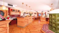 Hotel Villetta Maria Cottage Hotels in Canazei