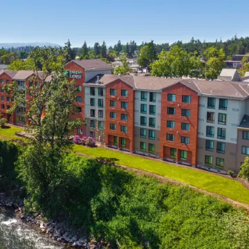Holiday Inn Express PORTLAND SE - CLACKAMAS AREA by IHG