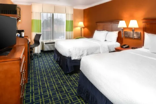 SureStay Hotel by Best Western Ontario Airport Отели в г. Онтэрио