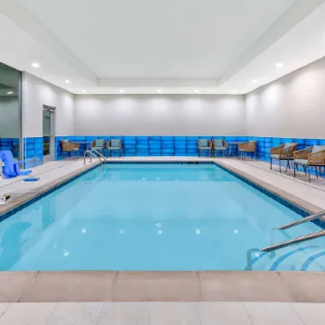 La Quinta Inn & Suites by Wyndham Terrell